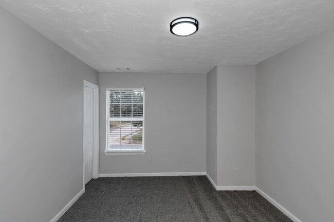 Building Photo - Available Now this Beautiful 4-Bedroom 2.5Baths Home in Stockbridge, GA!
