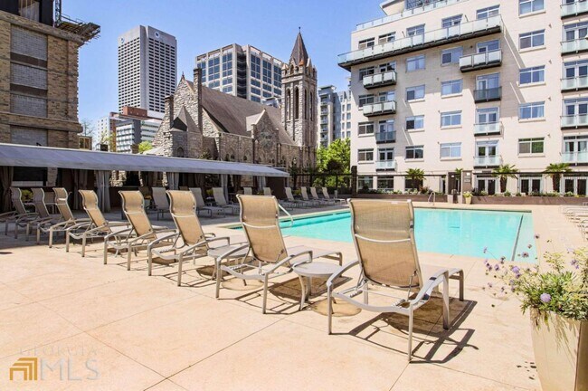 Building Photo - 805 Peachtree St NE