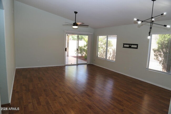 Building Photo - 2228 E Aire Libre Ave