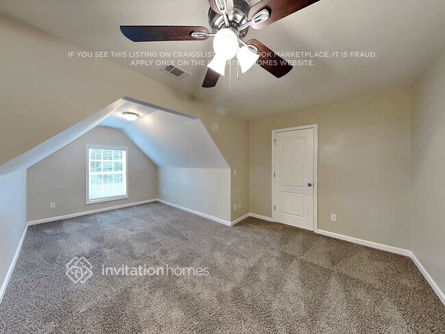 Building Photo - 147 Hawthorn Dr