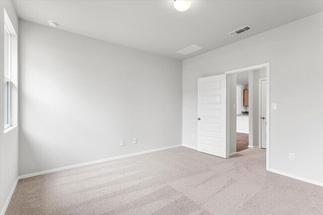 Building Photo - 2709 Totley Rd