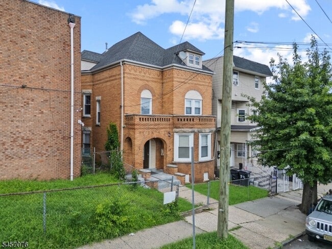 Building Photo - 53 2nd Ave