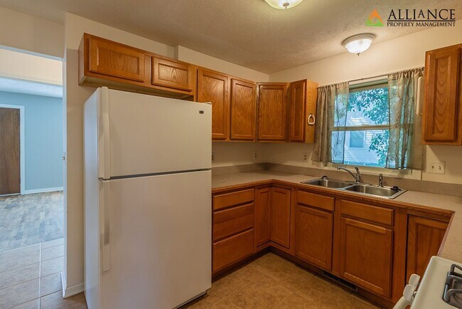 Building Photo - 1404 Legore Ln