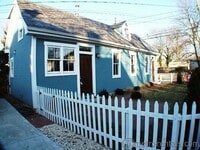 Building Photo - 264 E Kossuth St