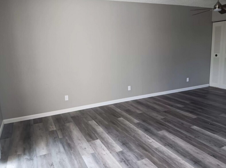 Building Photo - 311 Cedarview Ct