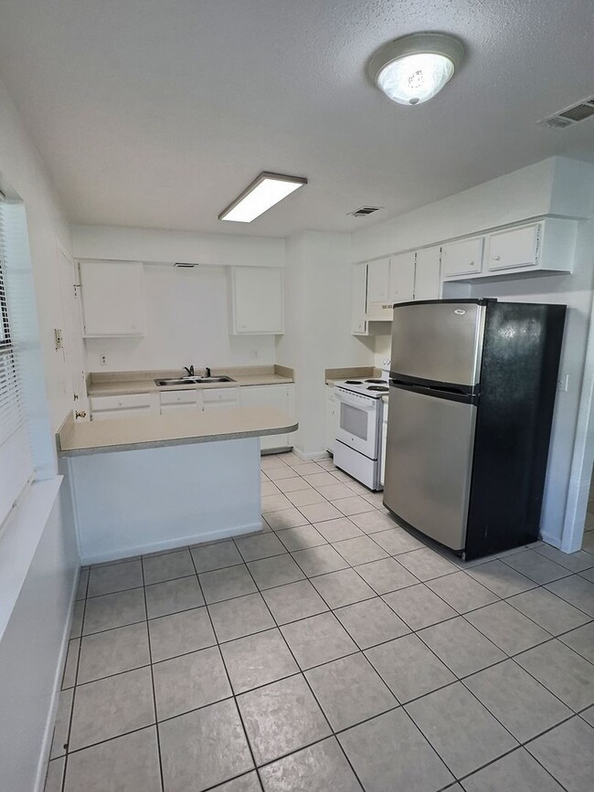 Building Photo - 3-Bedroom Home Near Downtown Ocean Springs in the Golf Cart District