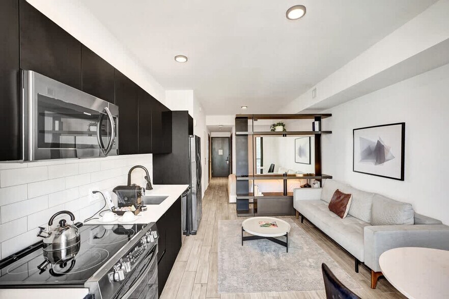 Building Photo - 398 NE 5th St