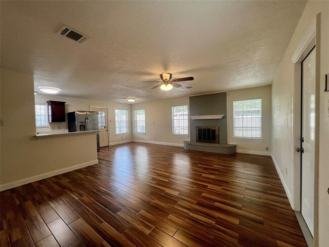 Building Photo - 10670 Norton Dr