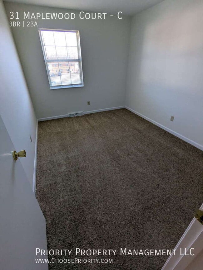 Building Photo - 31 Maplewood Ct