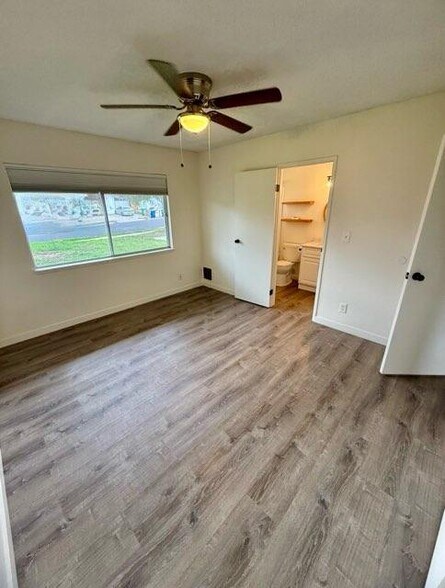 Building Photo - 334 Calor Dr