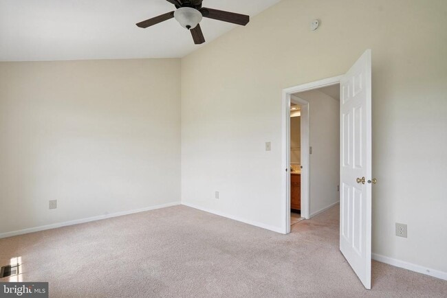 Building Photo - 43971 Kitts Hill Terrace
