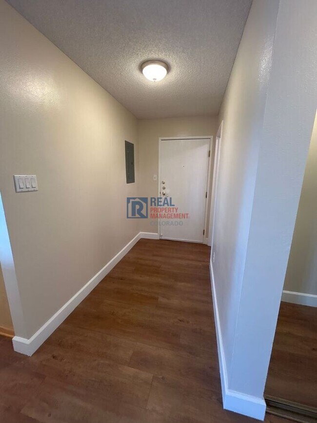 Primary Photo - 13890 E Marina Dr