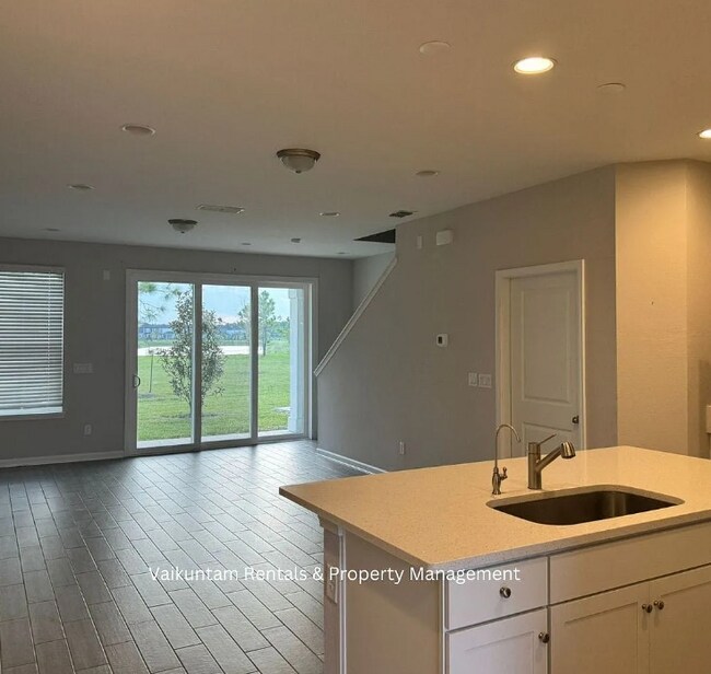 Building Photo - 370 Richmond Dr