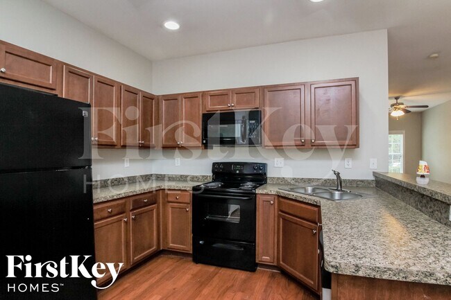 Building Photo - 10140 Benton Woods Dr