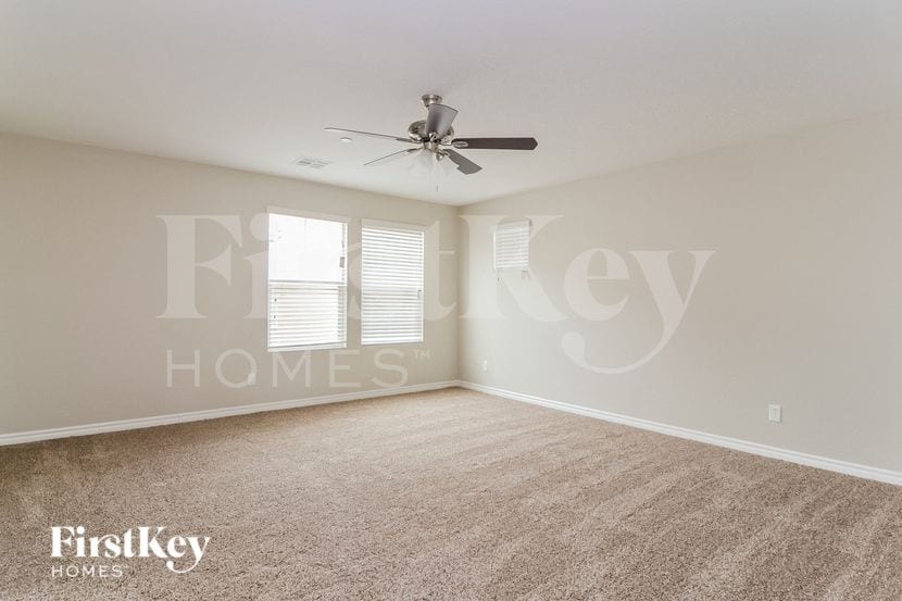 Building Photo - 803 N Water St