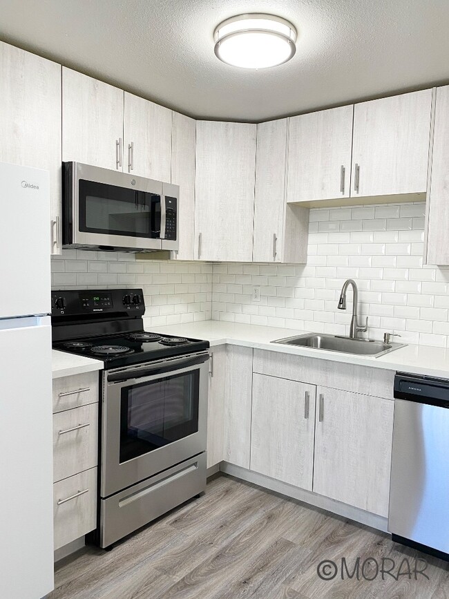 Building Photo - 14702 Washington Ave SW