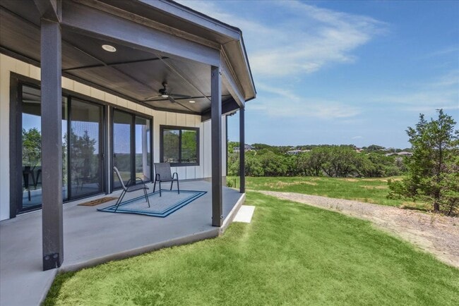 Building Photo - 21001 Newhaven Cove