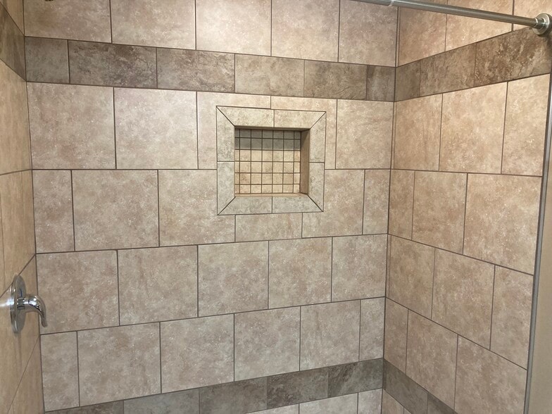 Building Photo - 120 Glendale Rd