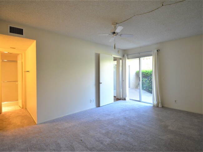 Building Photo - Biltmore Community