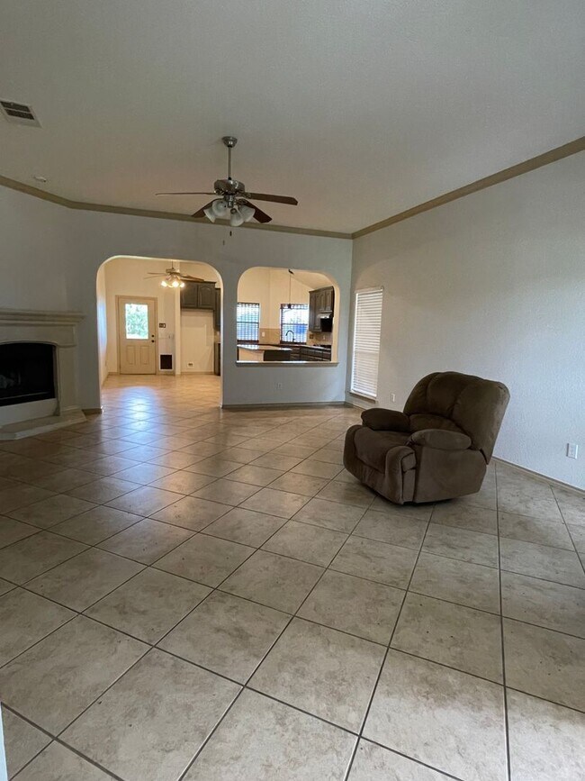 Building Photo - Beautiful Tehama Ridge Home in Cul-de-sac with Park!