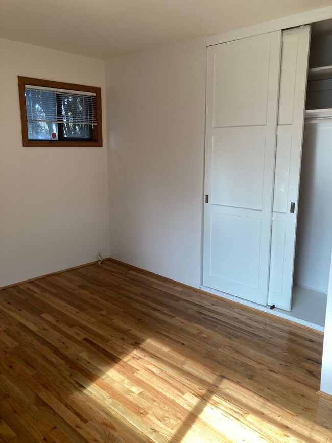 Building Photo - Spacious 4 Bedroom 2 Bath House NW Corvallis