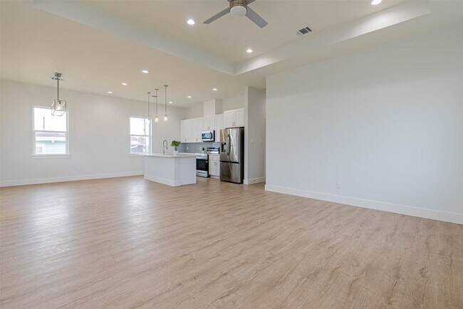 Building Photo - 4206 Mason Dr