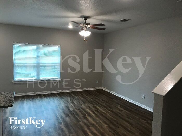 Building Photo - 7376 Parkside Pl Dr