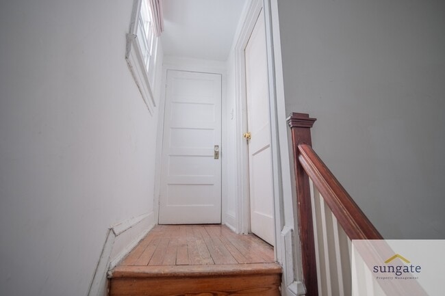 Building Photo - 213 E 33rd St