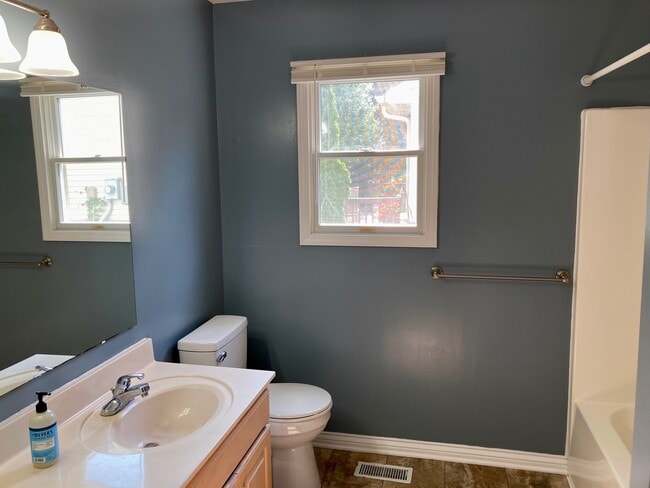 Building Photo - 1685 Decourcy Ct