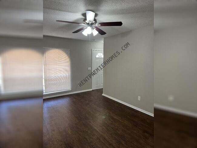 Building Photo - 981 NW 5th St