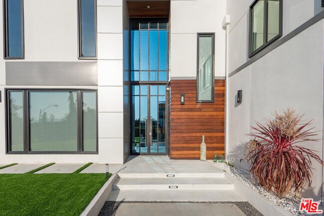 Building Photo - 4338 Gayle Dr