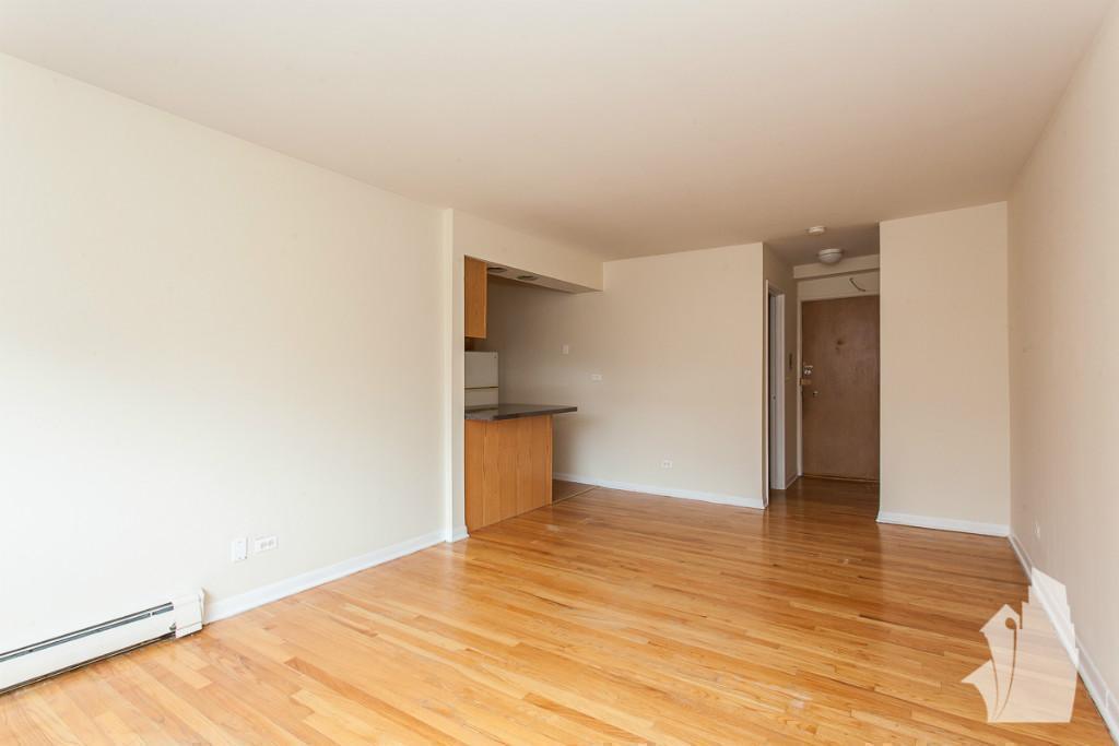 Building Photo - 531 W Aldine Ave
