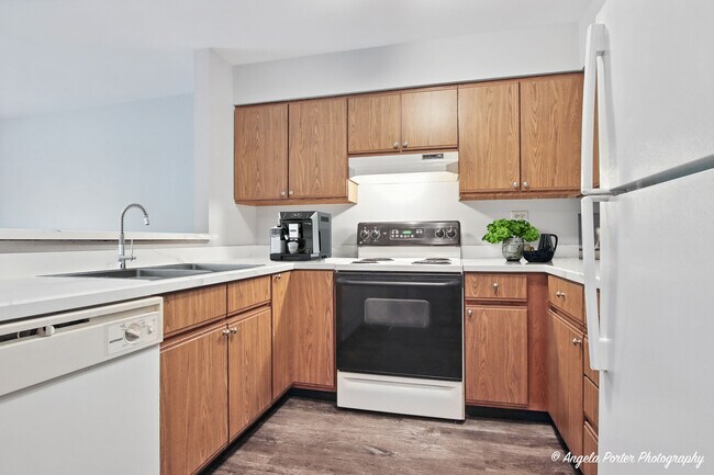 Building Photo - 33720 N Royal Oak Ln
