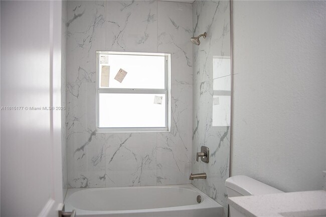 Building Photo - 497 Bounds St