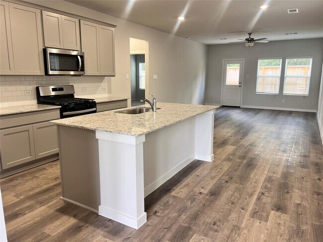 Building Photo - 7870 Alset Dr