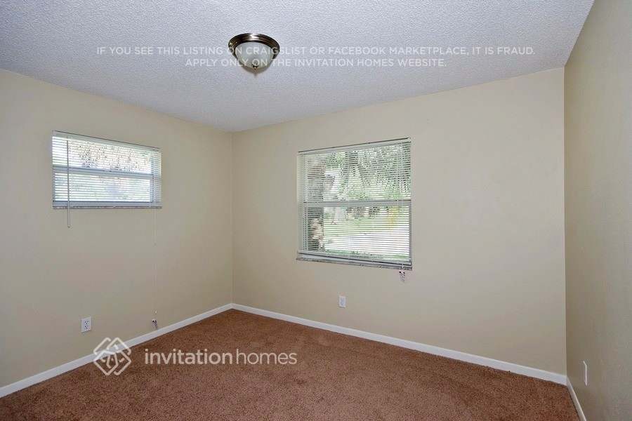 Building Photo - 2744 Corbusier Dr