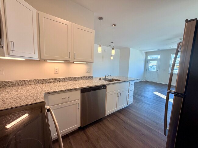 Building Photo - 1145 Savannah Rd