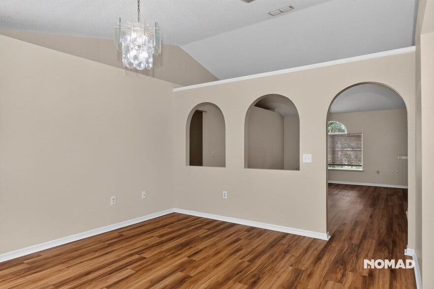 Building Photo - 14169 Spring Hill Dr