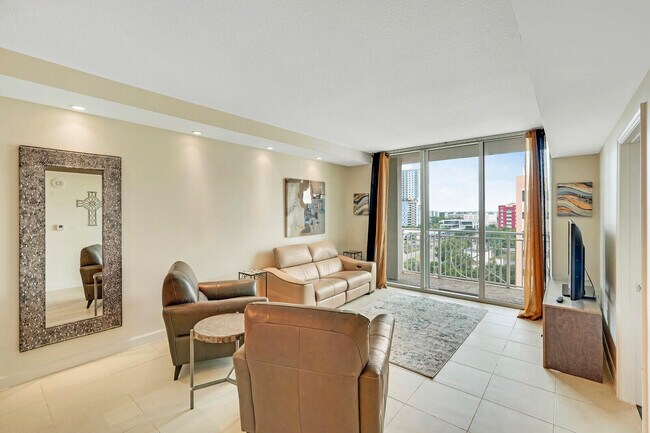 Building Photo - 480 Hibiscus St