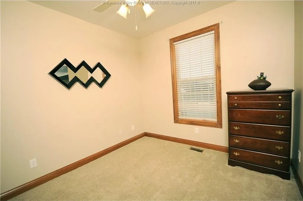 Building Photo - 49 Wills Dr