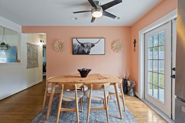 Building Photo - 1119 W 30th St