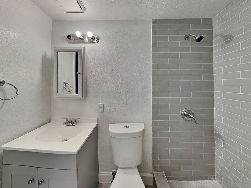 Building Photo - 7345 Linda Dr