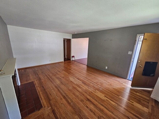 Building Photo - Charming Castro Valley Retreat with 2-Car ...
