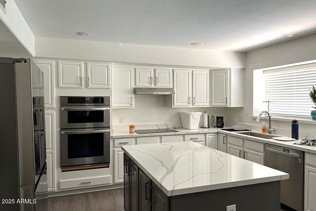 Building Photo - 7861 W Kerry Ln