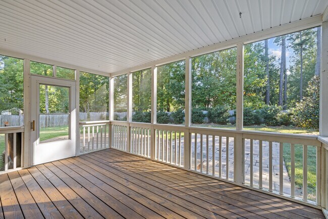 Building Photo - 2406 Flints Pond Cir