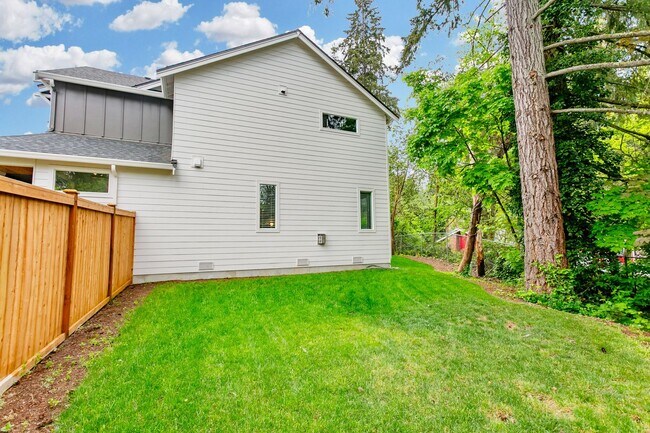 Building Photo - 10412 87th Ave Ct SW