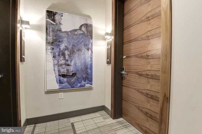 Building Photo - 1350 Maryland Ave NE