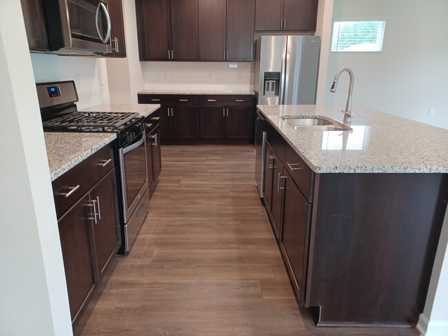 Building Photo - 1006 Depot Dr