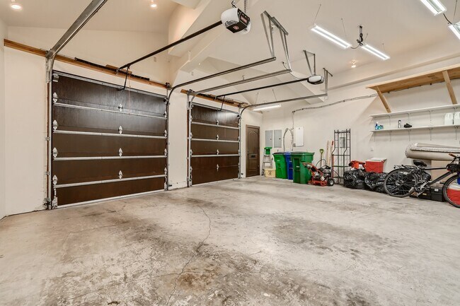 Building Photo - 407 NW Marlborough Ave