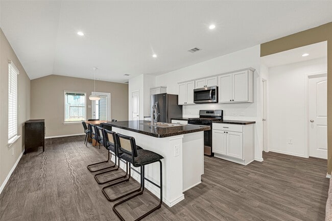 Building Photo - 24323 Elmwood Falls Dr